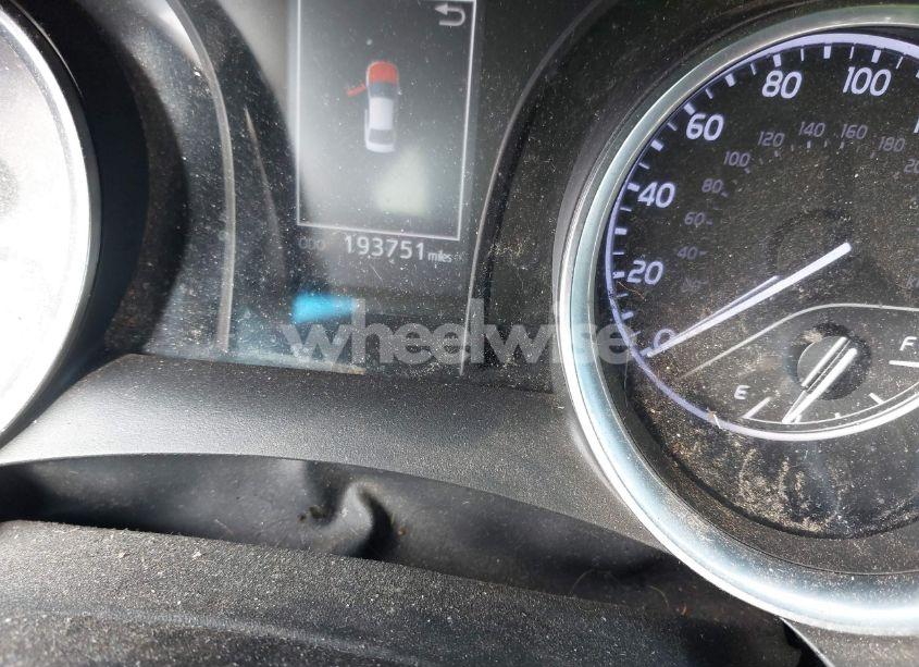 Photo 16 of 2018 Toyota Camry SE (VIN 4T1B11HK6JU045614)