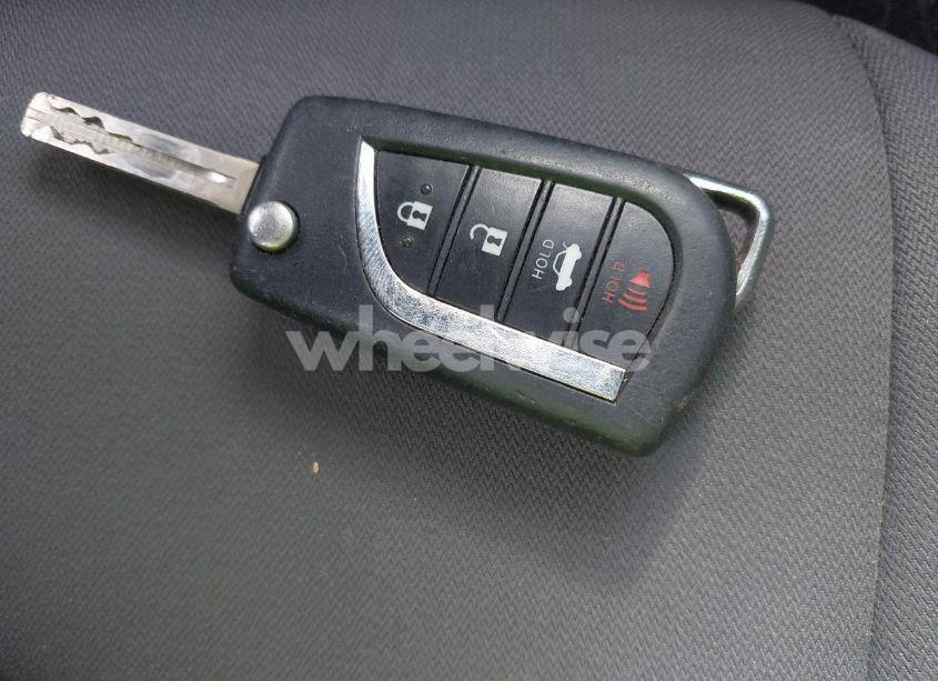 Photo 11 of 2018 Toyota Camry L (VIN 4T1B11HK6JU067077)