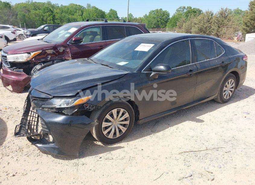 Photo 2 of 2018 Toyota Camry L (VIN 4T1B11HK6JU067077)