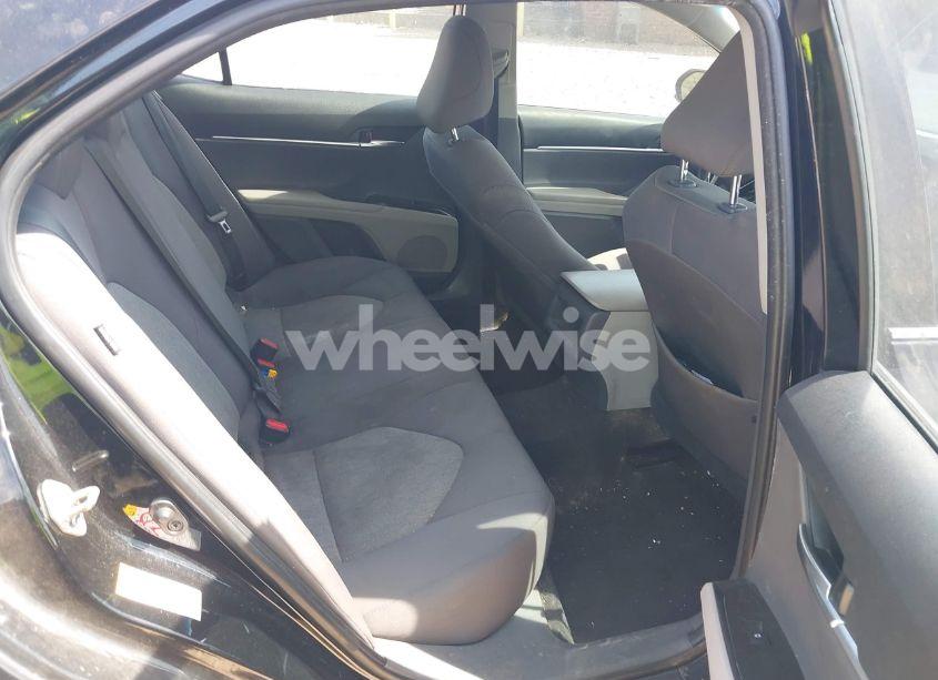 Photo 8 of 2018 Toyota Camry L (VIN 4T1B11HK6JU067077)