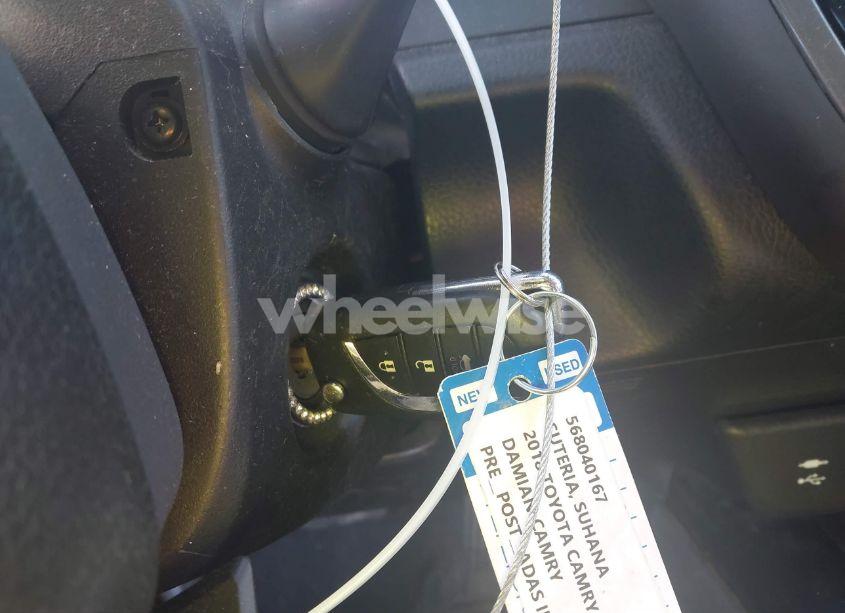 Photo 11 of 2018 Toyota Camry SE (VIN 4T1B11HK6JU068231)