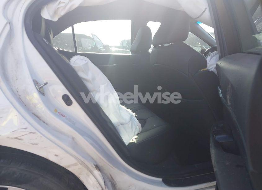 Photo 8 of 2018 Toyota Camry SE (VIN 4T1B11HK6JU068231)