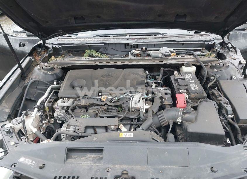 Photo 10 of 2018 Toyota Camry LE (VIN 4T1B11HK6JU068925)