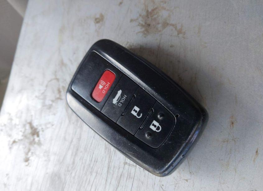 Photo 11 of 2018 Toyota Camry SE (VIN 4T1B11HK6JU127486)