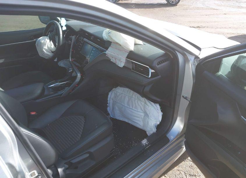 Photo 5 of 2018 Toyota Camry SE (VIN 4T1B11HK6JU127486)