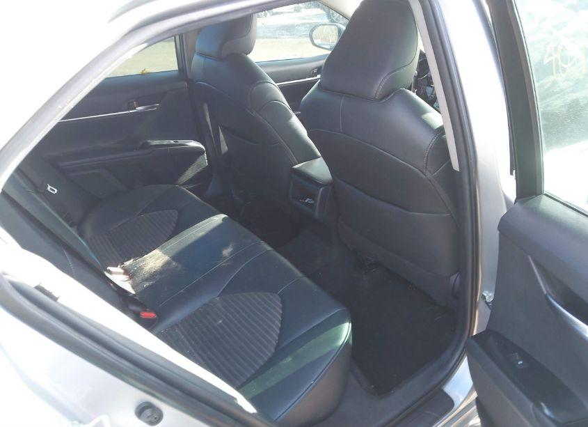 Photo 8 of 2018 Toyota Camry SE (VIN 4T1B11HK6JU127486)