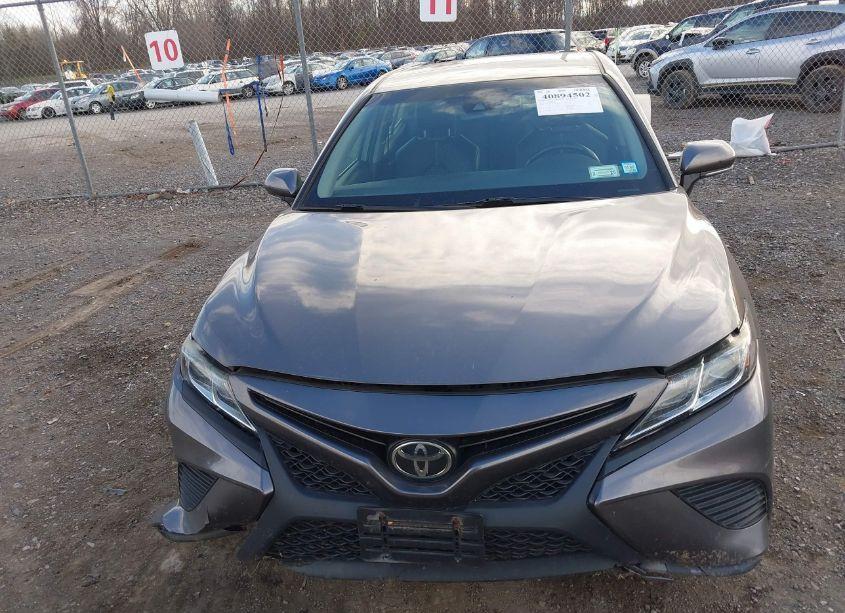 Photo 12 of 2018 Toyota Camry SE (VIN 4T1B11HK6JU134812)