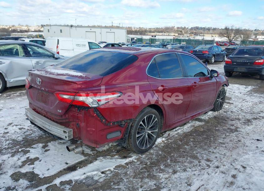 Photo 4 of 2018 Toyota Camry SE (VIN 4T1B11HK6JU505015)