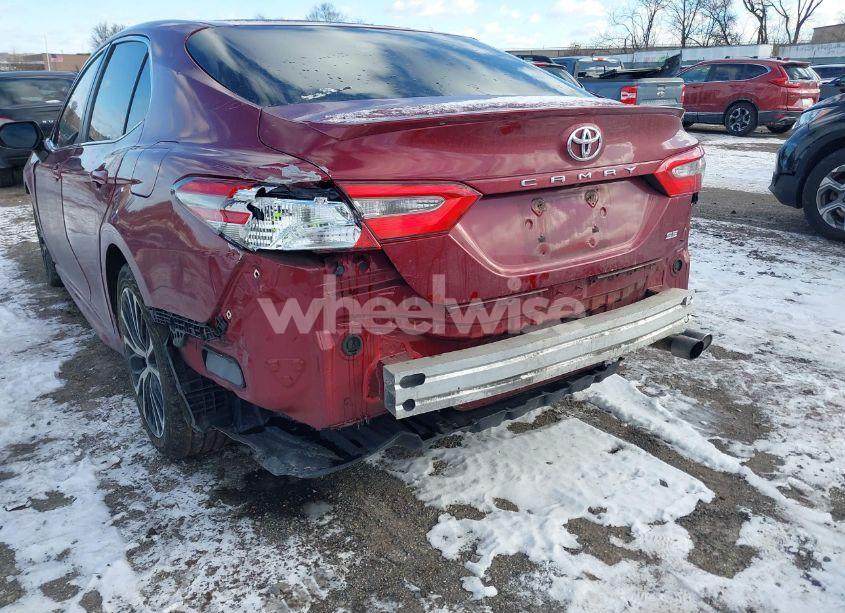 Photo 6 of 2018 Toyota Camry SE (VIN 4T1B11HK6JU505015)