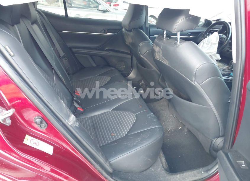 Photo 8 of 2018 Toyota Camry SE (VIN 4T1B11HK6JU505015)