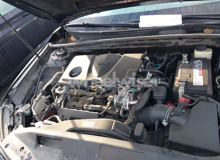 Photo 10 of 2018 Toyota Camry LE (VIN 4T1B11HK6JU508335)