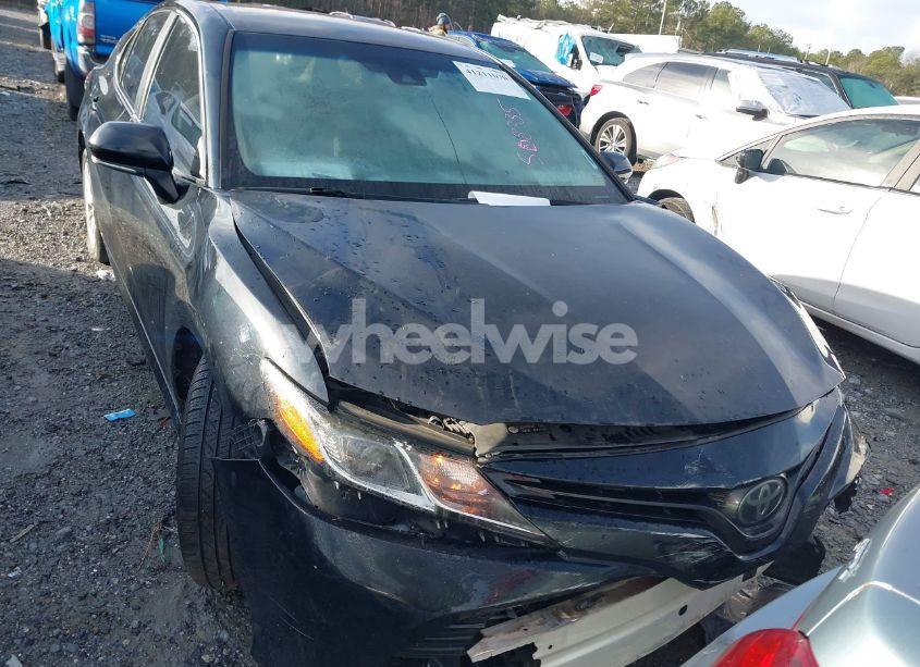 Photo 12 of 2018 Toyota Camry LE (VIN 4T1B11HK6JU508335)