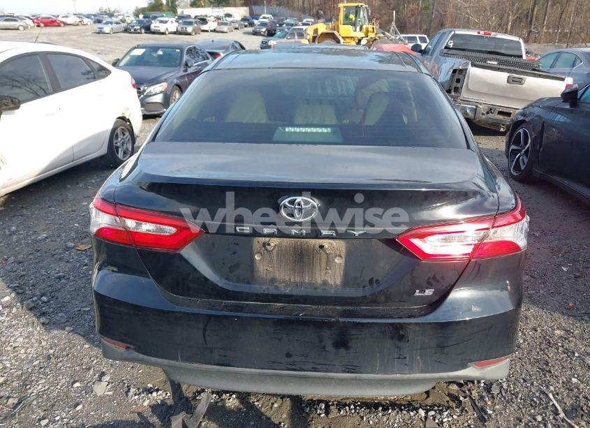 Photo 16 of 2018 Toyota Camry LE (VIN 4T1B11HK6JU508335)