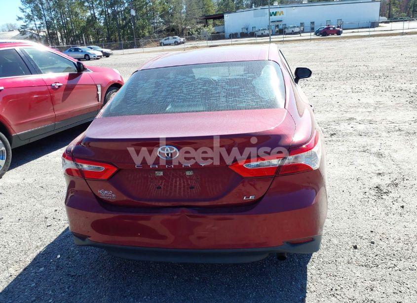 Photo 16 of 2018 Toyota Camry LE (VIN 4T1B11HK6JU514720)