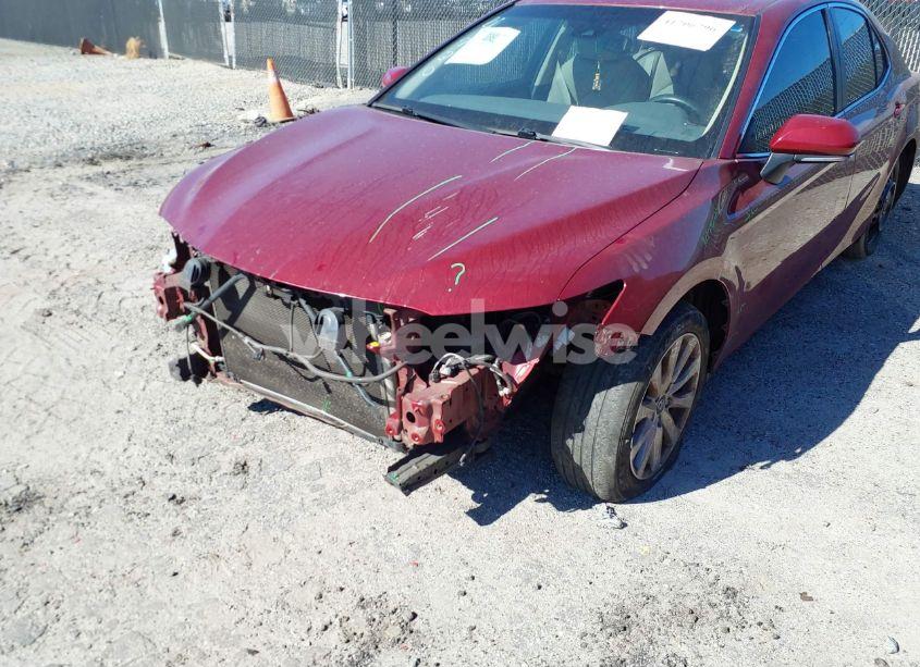 Photo 6 of 2018 Toyota Camry LE (VIN 4T1B11HK6JU514720)