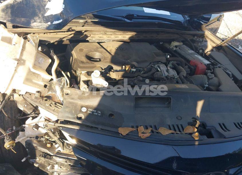 Photo 10 of 2018 Toyota Camry LE (VIN 4T1B11HK6JU515124)