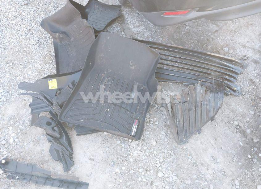 Photo 12 of 2018 Toyota Camry LE (VIN 4T1B11HK6JU515124)