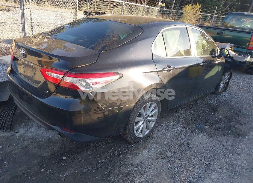 Photo 4 of 2018 Toyota Camry LE (VIN 4T1B11HK6JU515124)