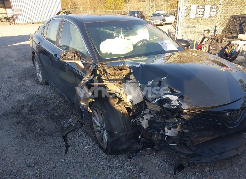 Photo 6 of 2018 Toyota Camry LE (VIN 4T1B11HK6JU515124)