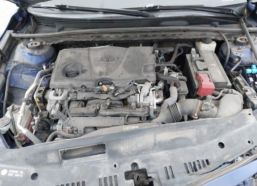 Photo 10 of 2018 Toyota Camry LE (VIN 4T1B11HK6JU525684)