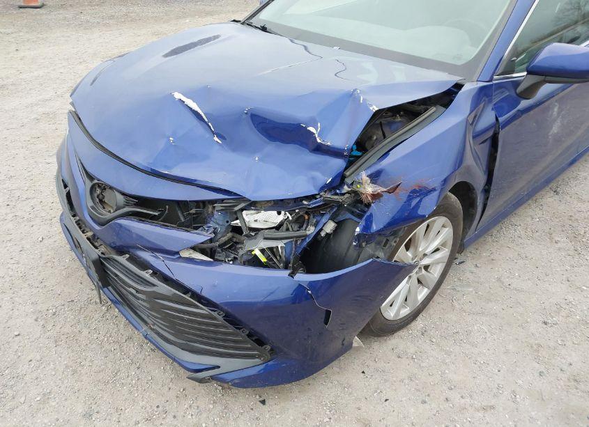 Photo 6 of 2018 Toyota Camry LE (VIN 4T1B11HK6JU525684)