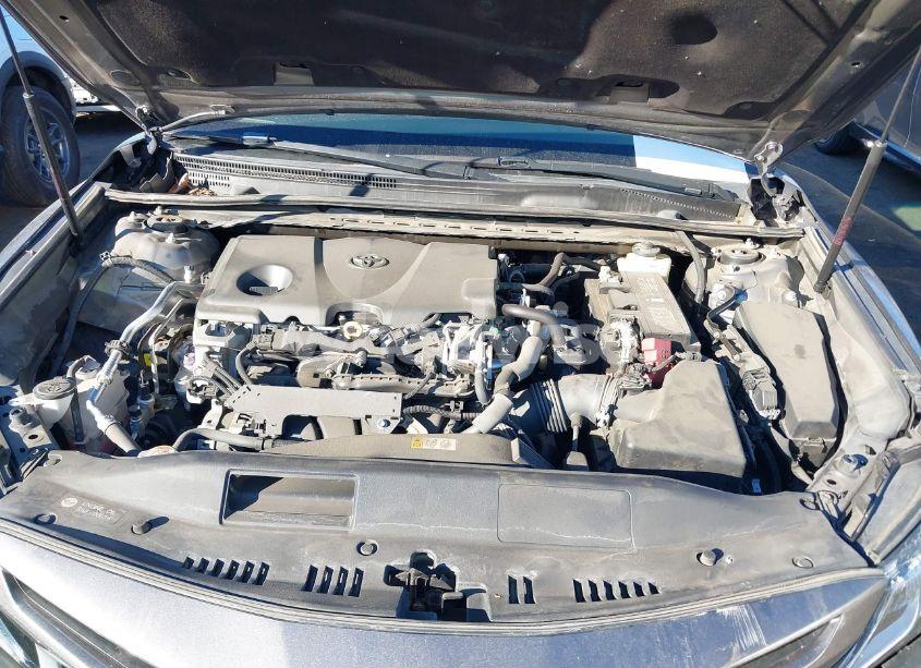 Photo 10 of 2018 Toyota Camry SE (VIN 4T1B11HK6JU542856)