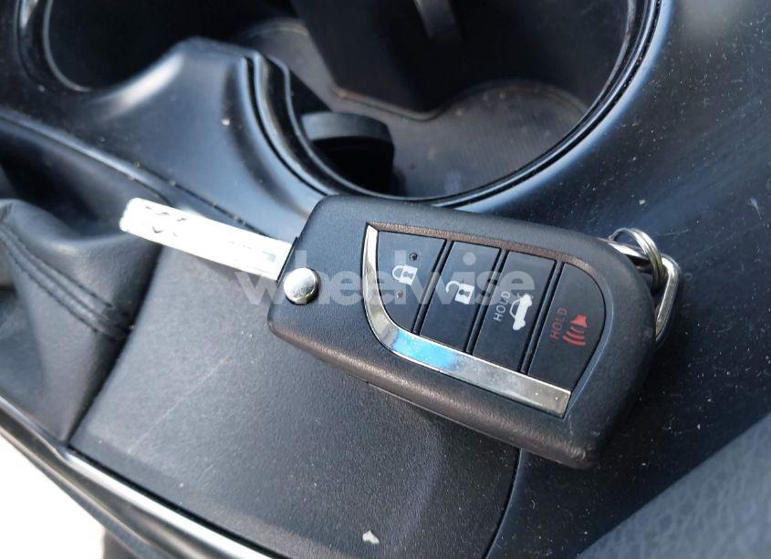 Photo 11 of 2018 Toyota Camry SE (VIN 4T1B11HK6JU542856)