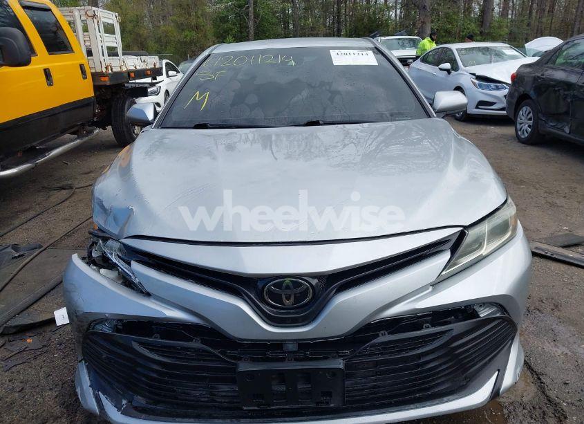 Photo 12 of 2018 Toyota Camry LE (VIN 4T1B11HK6JU547913)
