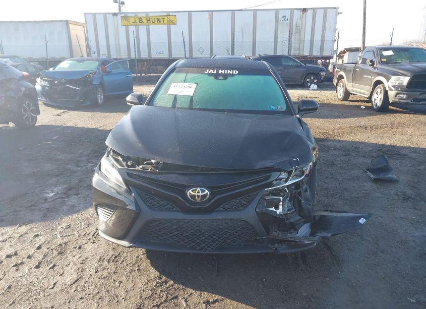 Photo 12 of 2018 Toyota Camry SE (VIN 4T1B11HK6JU551248)