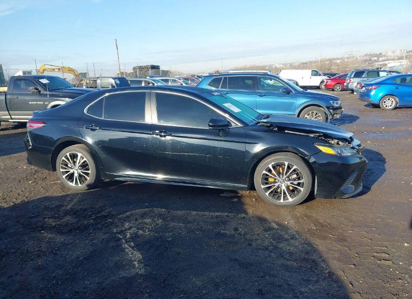 Photo 13 of 2018 Toyota Camry SE (VIN 4T1B11HK6JU551248)