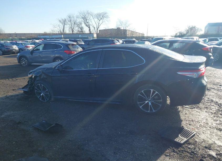 Photo 14 of 2018 Toyota Camry SE (VIN 4T1B11HK6JU551248)