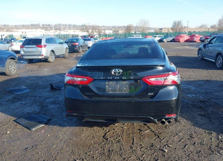 Photo 16 of 2018 Toyota Camry SE (VIN 4T1B11HK6JU551248)