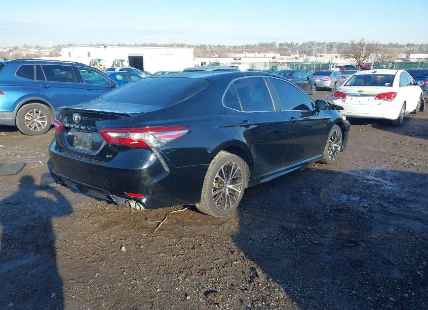 Photo 4 of 2018 Toyota Camry SE (VIN 4T1B11HK6JU551248)