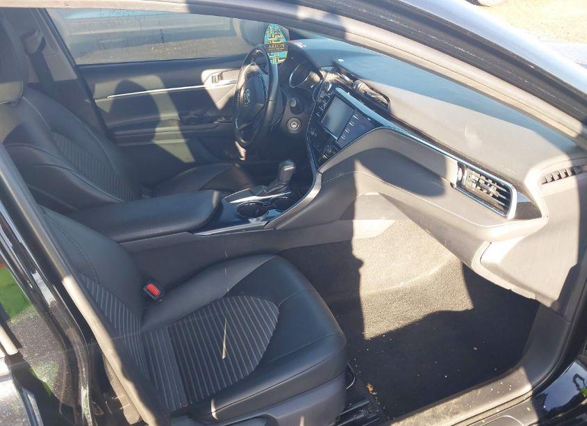 Photo 5 of 2018 Toyota Camry SE (VIN 4T1B11HK6JU551248)