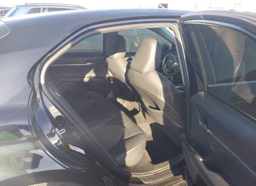 Photo 8 of 2018 Toyota Camry SE (VIN 4T1B11HK6JU551248)