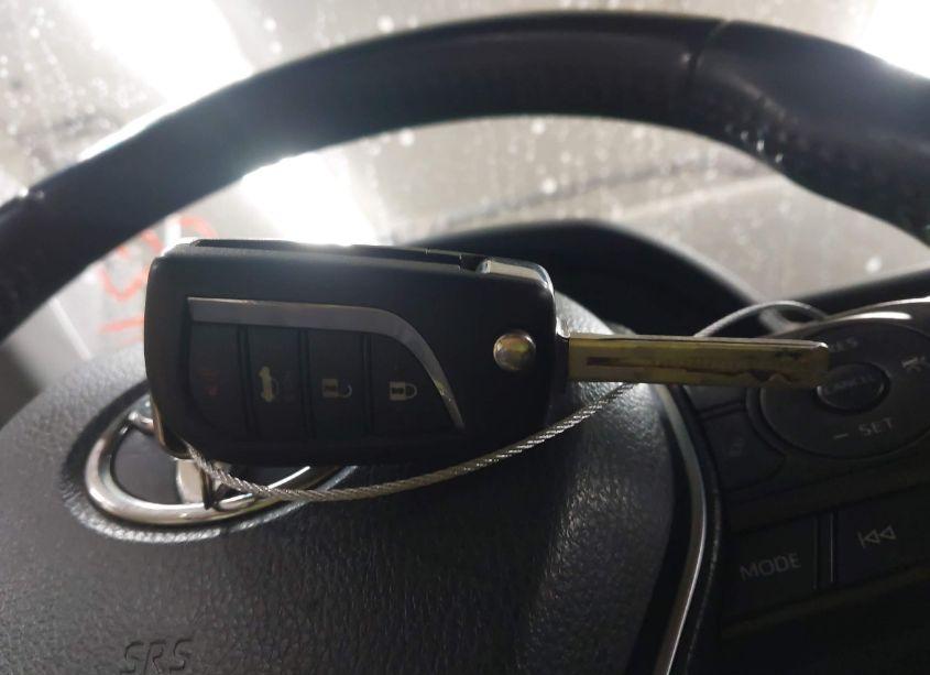 Photo 11 of 2018 Toyota Camry SE (VIN 4T1B11HK6JU556840)