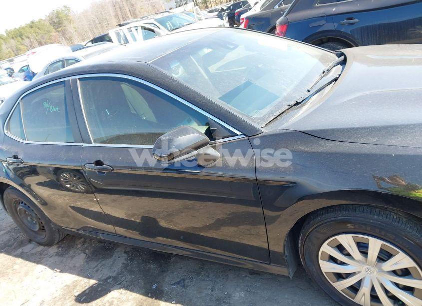 Photo 14 of 2018 Toyota Camry L (VIN 4T1B11HK6JU563304)