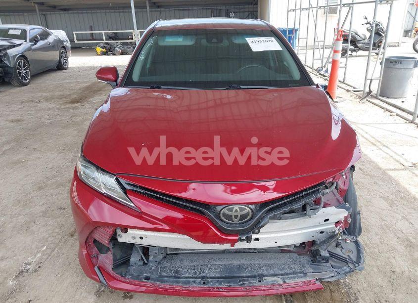 Photo 12 of 2018 Toyota Camry LE (VIN 4T1B11HK6JU563769)