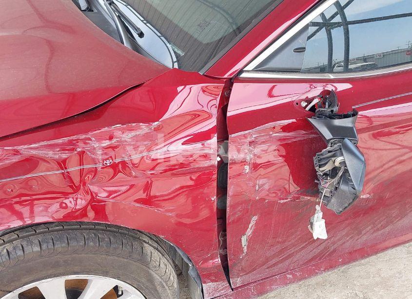 Photo 6 of 2018 Toyota Camry LE (VIN 4T1B11HK6JU563769)