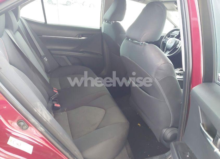 Photo 8 of 2018 Toyota Camry LE (VIN 4T1B11HK6JU563769)