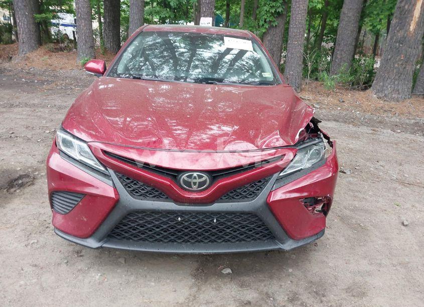 Photo 13 of 2018 Toyota Camry SE (VIN 4T1B11HK6JU564954)