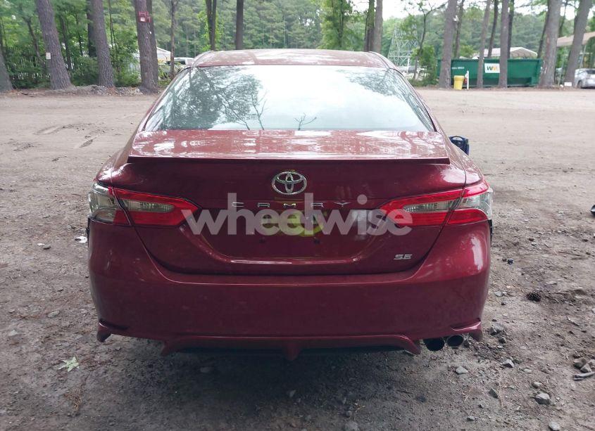 Photo 17 of 2018 Toyota Camry SE (VIN 4T1B11HK6JU564954)