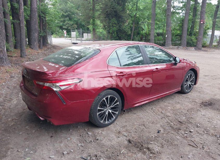 Photo 4 of 2018 Toyota Camry SE (VIN 4T1B11HK6JU564954)