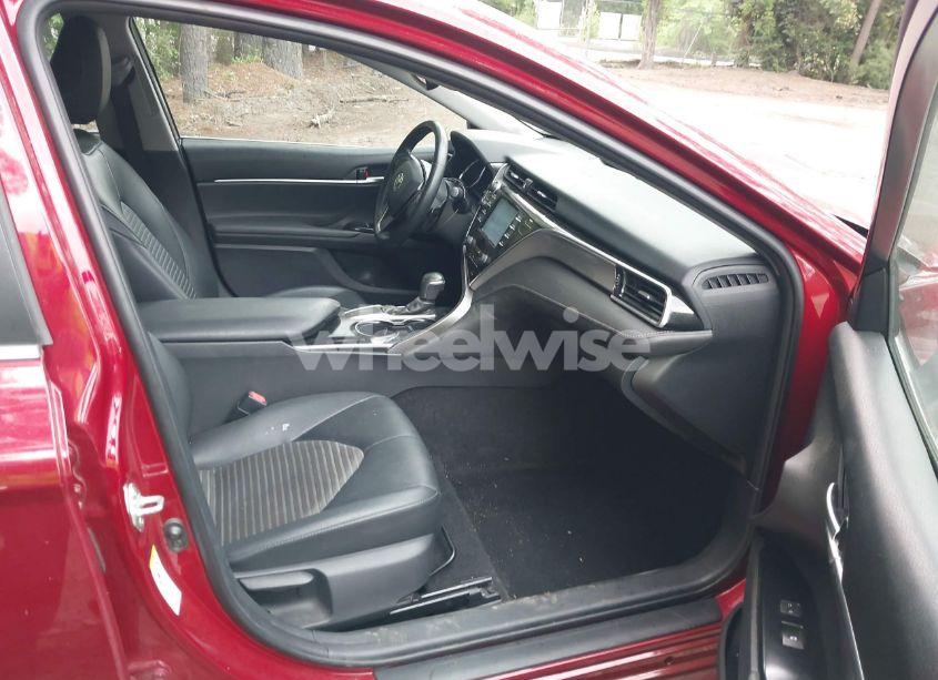 Photo 5 of 2018 Toyota Camry SE (VIN 4T1B11HK6JU564954)