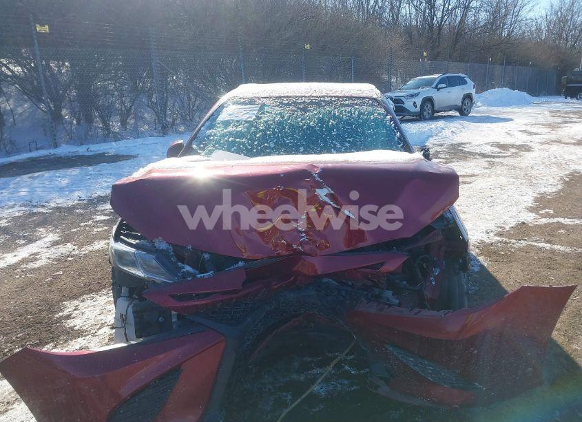 Photo 13 of 2018 Toyota Camry SE (VIN 4T1B11HK6JU571676)