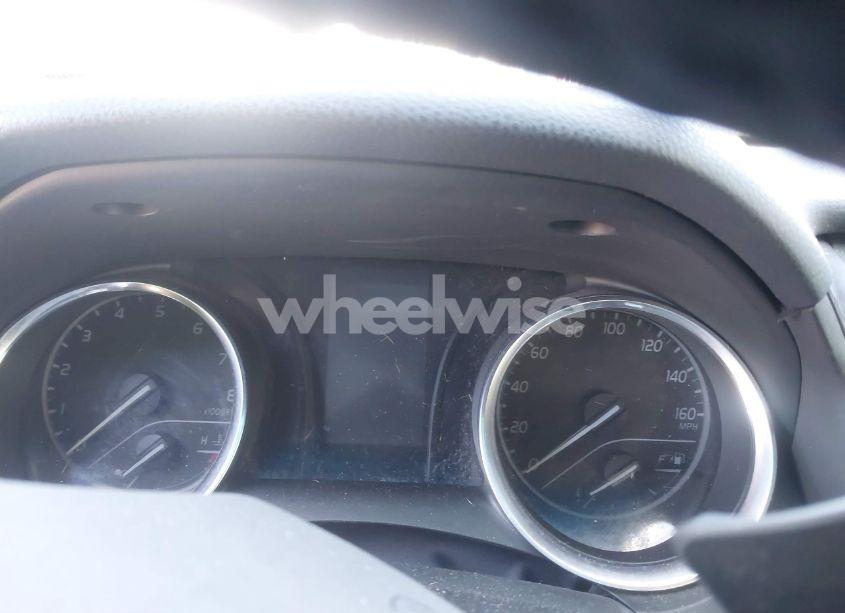 Photo 16 of 2018 Toyota Camry SE (VIN 4T1B11HK6JU571676)