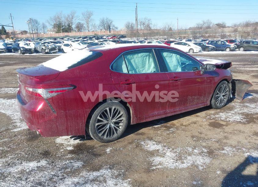 Photo 4 of 2018 Toyota Camry SE (VIN 4T1B11HK6JU571676)