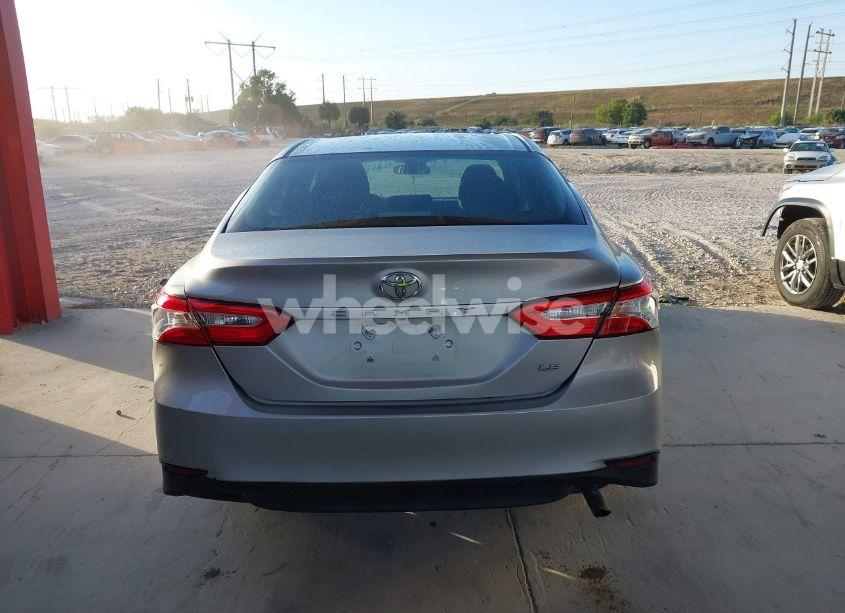 Photo 16 of 2018 Toyota Camry LE (VIN 4T1B11HK6JU580734)