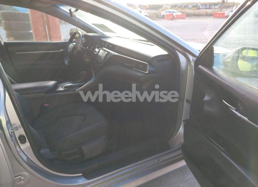 Photo 5 of 2018 Toyota Camry LE (VIN 4T1B11HK6JU580734)