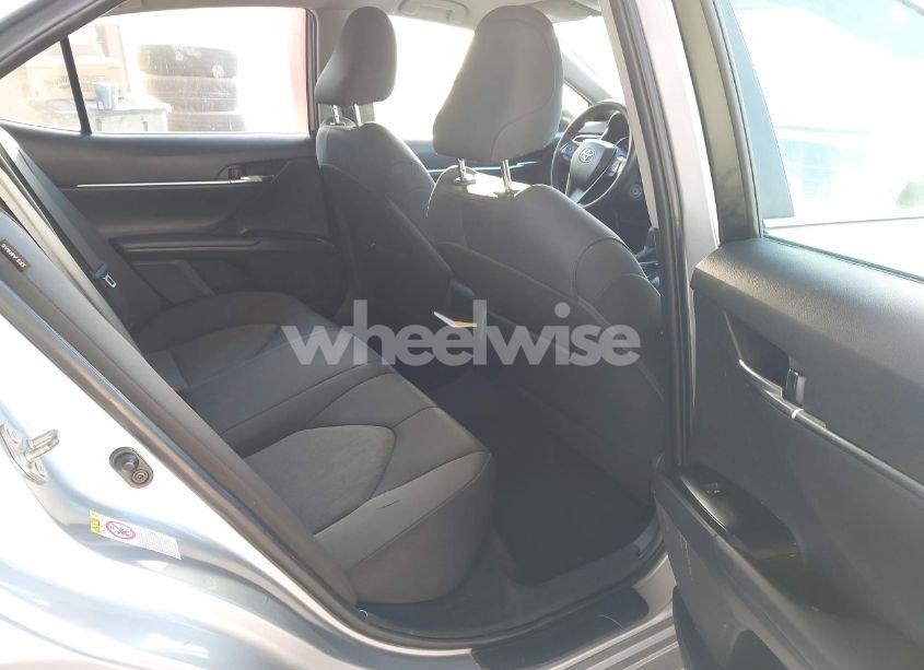 Photo 8 of 2018 Toyota Camry LE (VIN 4T1B11HK6JU580734)